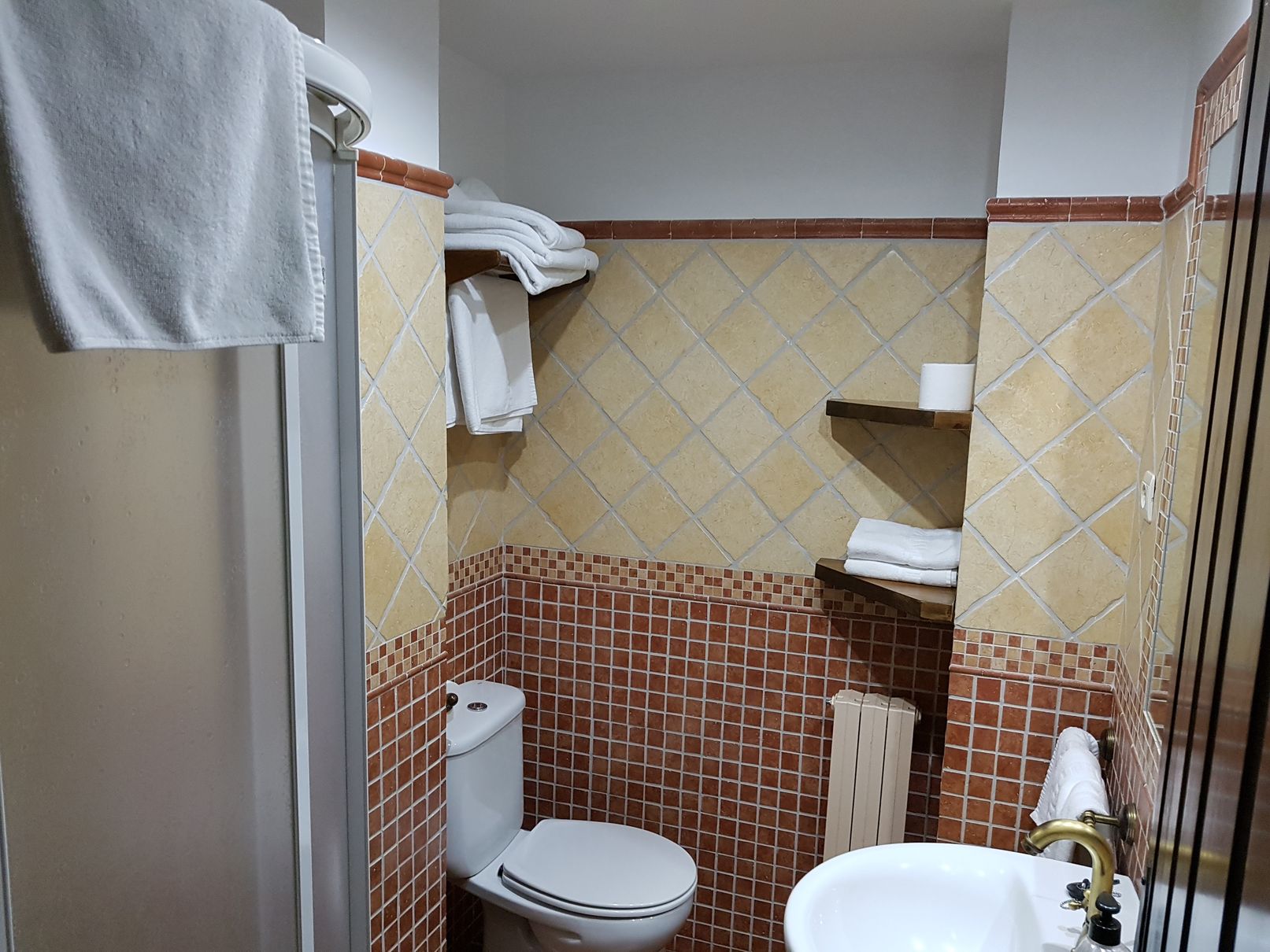 Casa Alcaire baño 1dcha